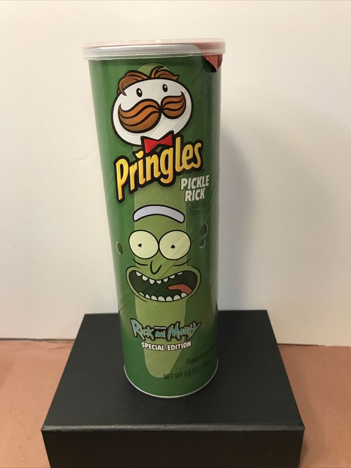 Rick And Morty Pringles Pickle Rick Dill Pickle Potato Crisps Chips Rare Can