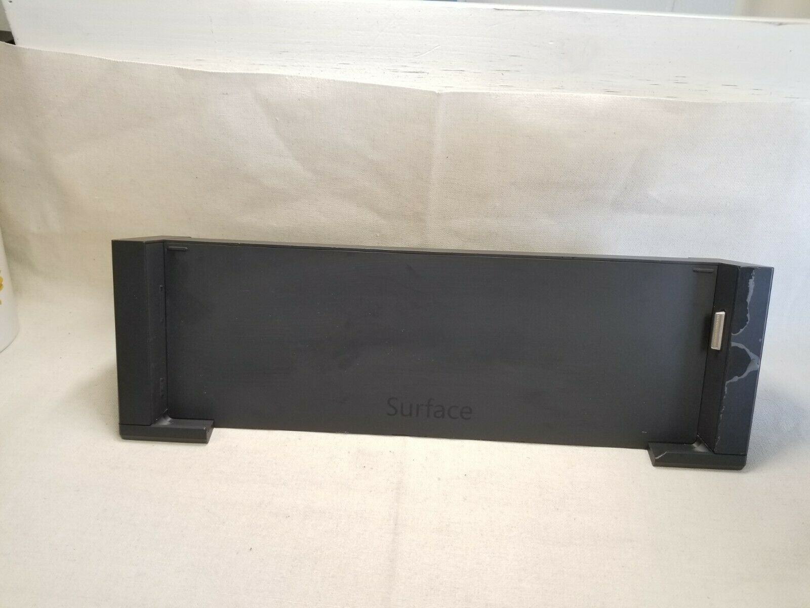 MICROSOFT SURFACE DOCKING STATION 1664 FOR PRO 3 & 4 NO AC ADAPTER